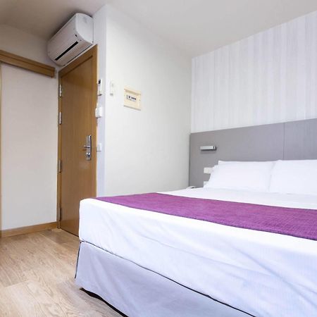 Di' Carlo Hotel Madrid Bagian luar foto