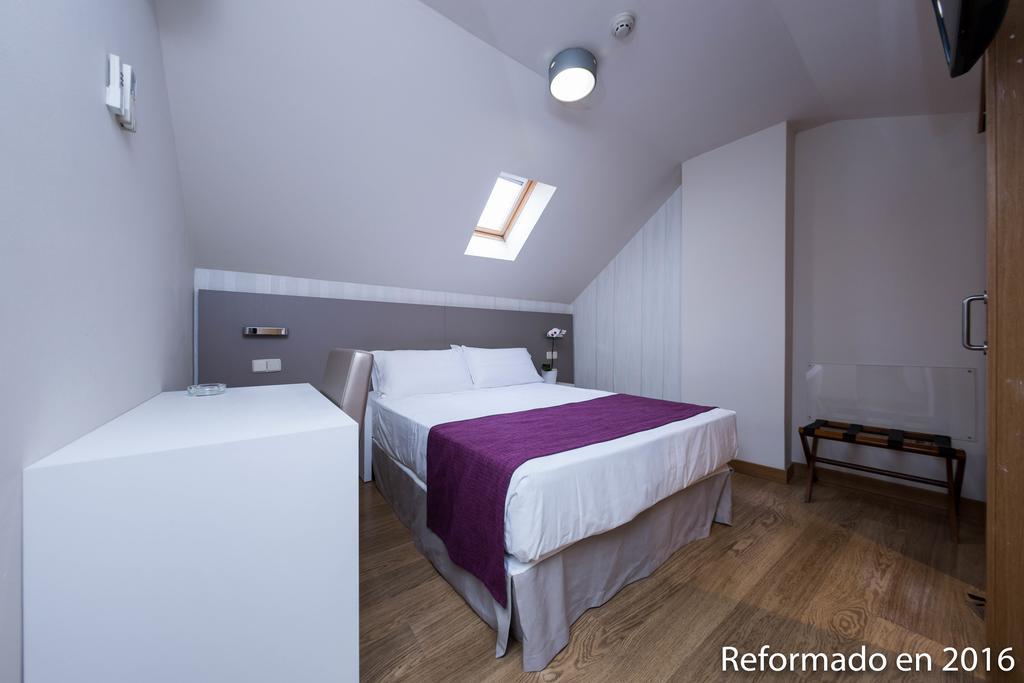 Di' Carlo Hotel Madrid Bagian luar foto