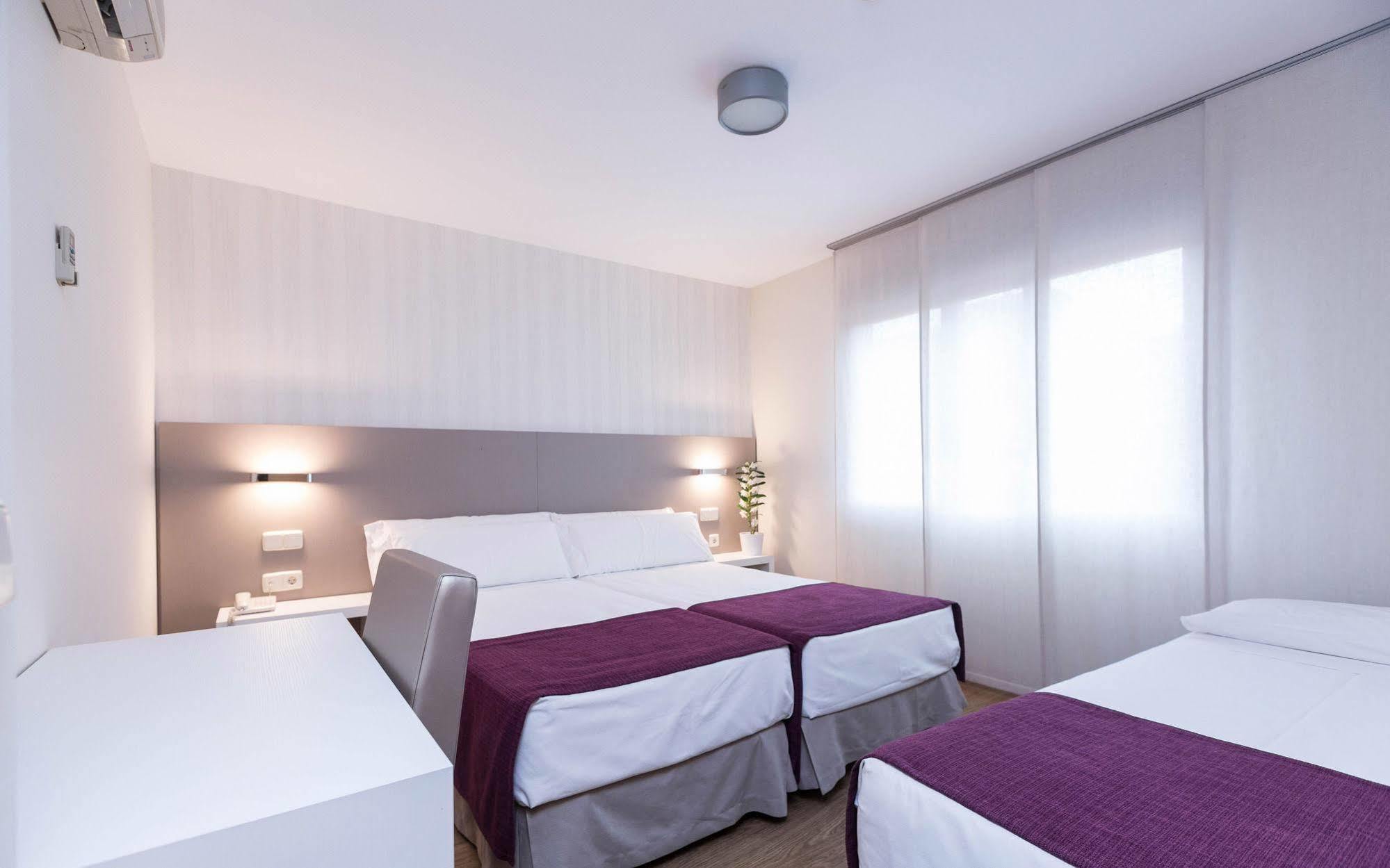 Di' Carlo Hotel Madrid Bagian luar foto